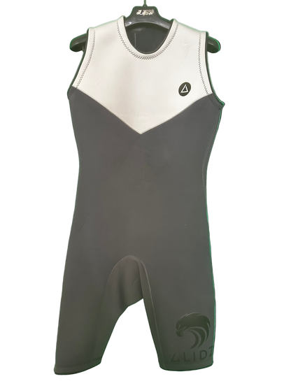 Used by professional swimmer Yoshinao Kudo. New price: ¥88,000 → ¥19,800. Used wetsuit / 2mm backzip short johns (Men's MLS) in silver black.