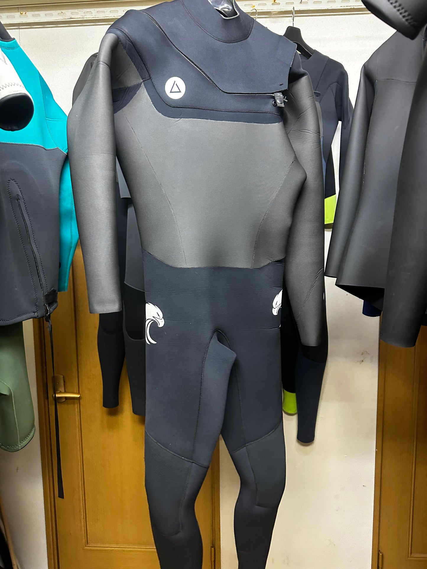 新品定価￥148,000→¥49,800 サイズML中古ウェットスーツ / 3mm起毛/チェストジップ