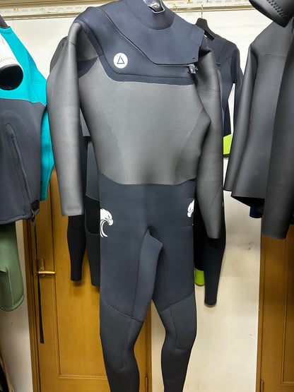 新品定価￥148,000→¥49,800 サイズML中古ウェットスーツ / 3mm起毛/チェストジップ