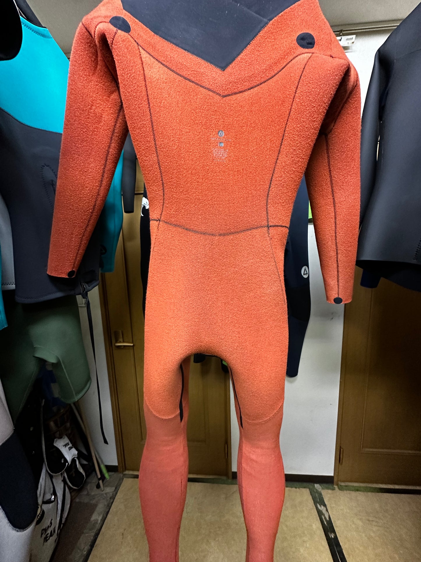 新品定価￥148,000→¥49,800 サイズML中古ウェットスーツ / 3mm起毛/チェストジップ