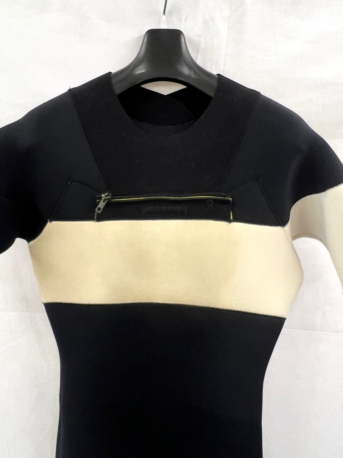 中古ウェットスーツ / 2/2mmflap zip/ puzzle /半袖spring/サイズ《メンズＬspcialJUNBOO》サーフィン専用/グライズ/シルバー/secondnopp164