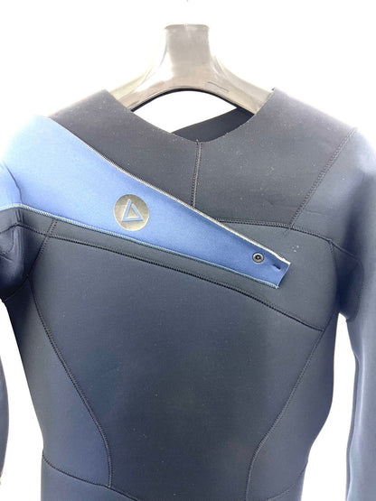 Used wetsuits / 2mm slant zip full suits / size {Men's MLS} surfing only / Glides / carbon black puta kudo / secondnopp176