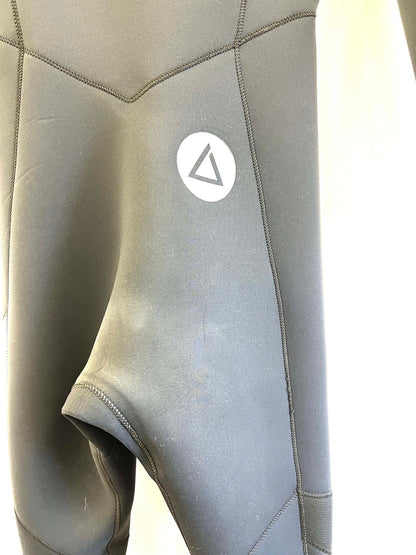 Used wetsuits / 2mm slant zip full suits / size {Men's MLS} surfing only / Glides / carbon black puta kudo / secondnopp176