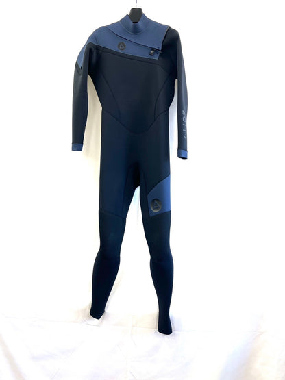 Used wetsuits / 2mm slant zip full suits / size {Men's MLS} surfing only / Glides / carbon black puta kudo / secondnopp176